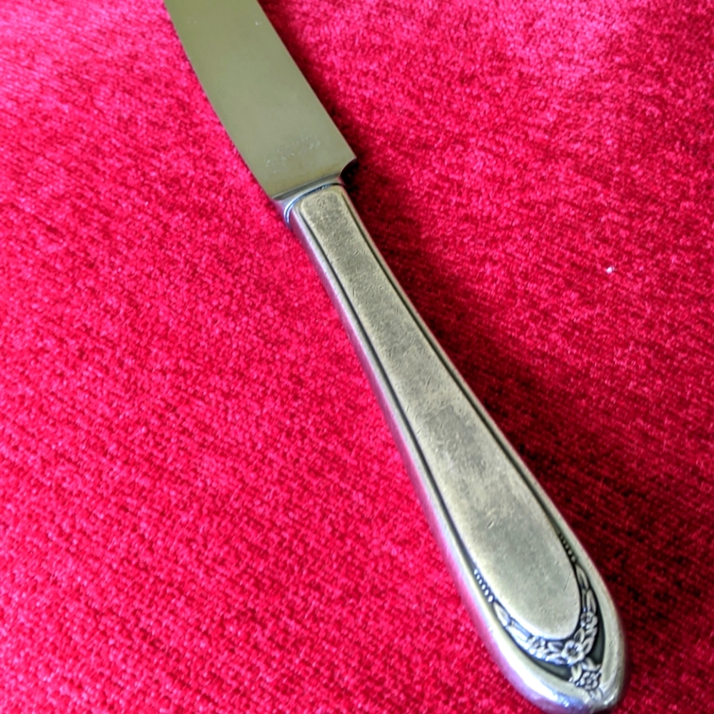 ANTIQUE 1847 ROGERS BROS VINTAGE SILVER PLATE DINNER KNIFE - Picture 4 of 8